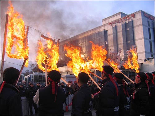 금속노조 하이닉스 "비정규직 차별철폐" 